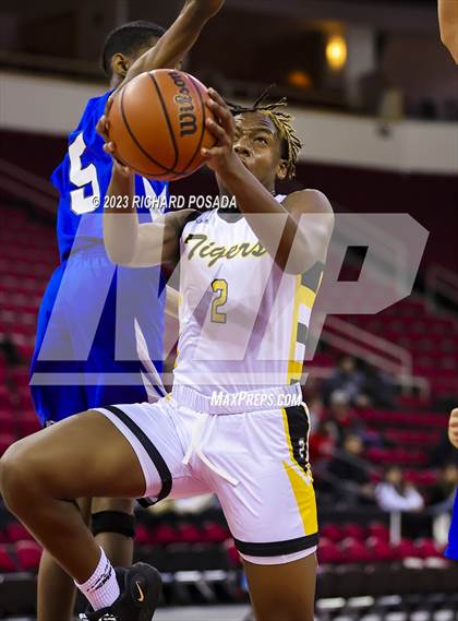 Thumbnail 1 in Edison vs. Hanford West photogallery.