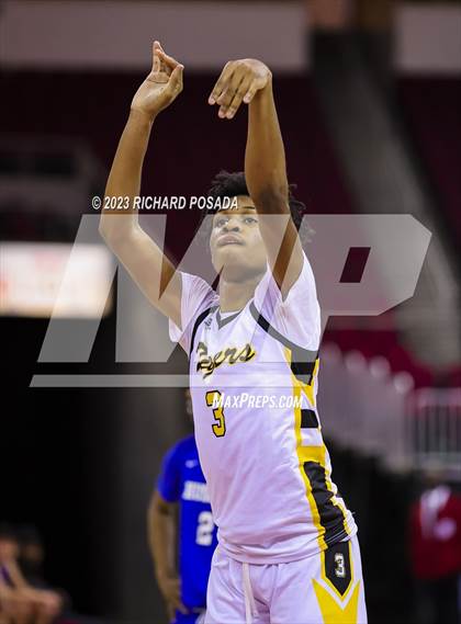 Thumbnail 3 in Edison vs. Hanford West photogallery.