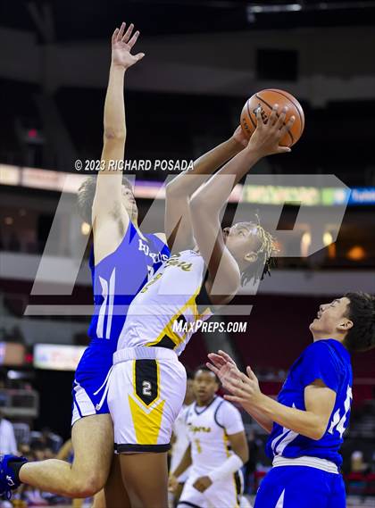 Thumbnail 1 in Edison vs. Hanford West photogallery.