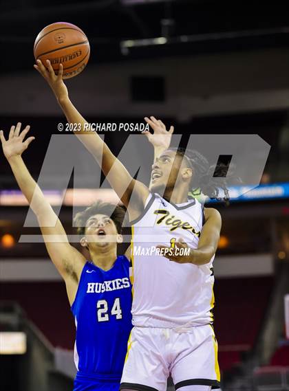 Thumbnail 1 in Edison vs. Hanford West photogallery.