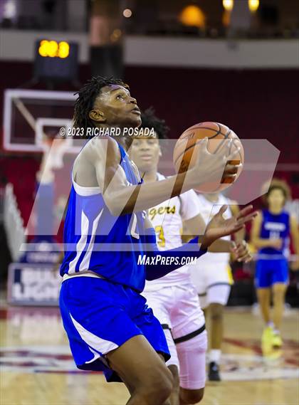 Thumbnail 1 in Edison vs. Hanford West photogallery.