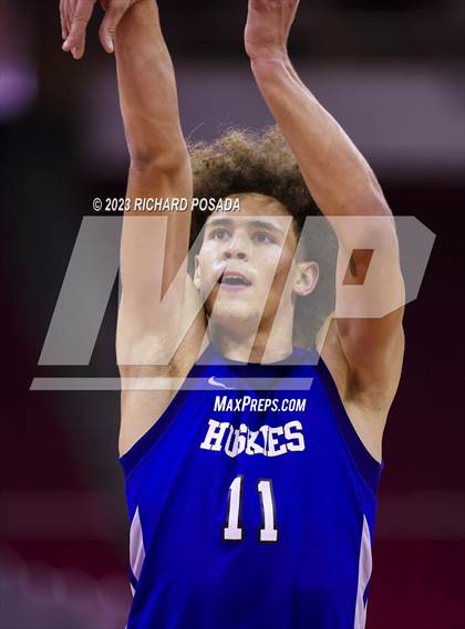 Thumbnail 3 in Edison vs. Hanford West photogallery.