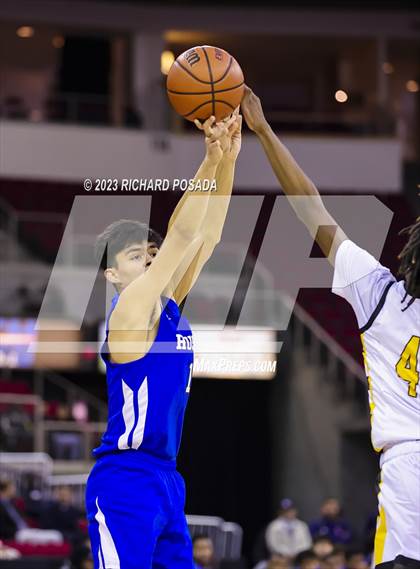 Thumbnail 1 in Edison vs. Hanford West photogallery.
