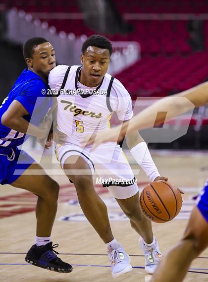 Thumbnail 1 in Edison vs. Hanford West photogallery.