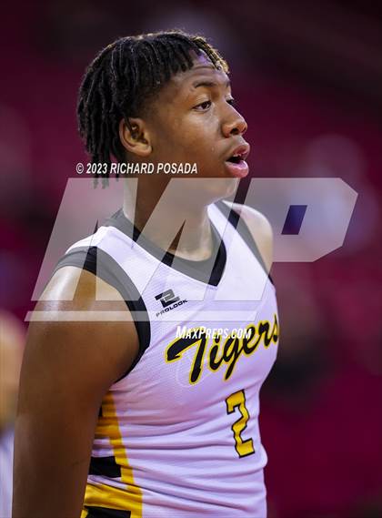 Thumbnail 2 in Edison vs. Hanford West photogallery.