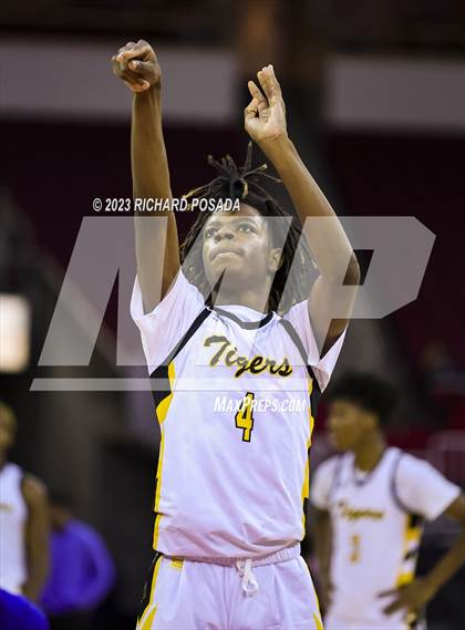 Thumbnail 1 in Edison vs. Hanford West photogallery.