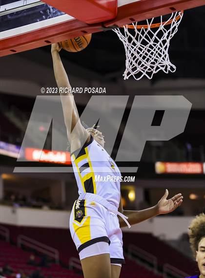 Thumbnail 1 in Edison vs. Hanford West photogallery.