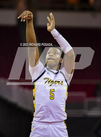 Thumbnail 1 in Edison vs. Hanford West photogallery.