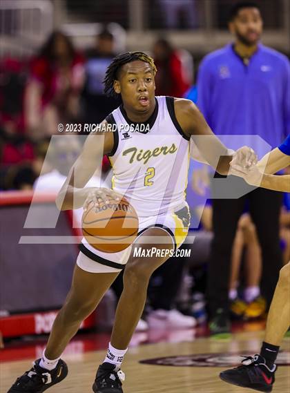Thumbnail 1 in Edison vs. Hanford West photogallery.