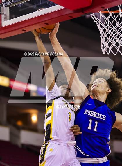 Thumbnail 2 in Edison vs. Hanford West photogallery.