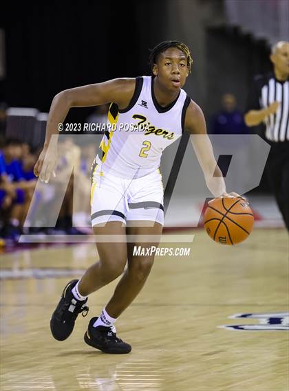 Thumbnail 1 in Edison vs. Hanford West photogallery.