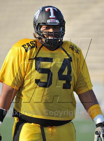 Thumbnail 2 in 605 All-Star Football Game photogallery.