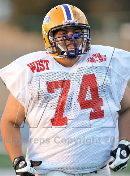 Thumbnail 1 in 605 All-Star Football Game photogallery.