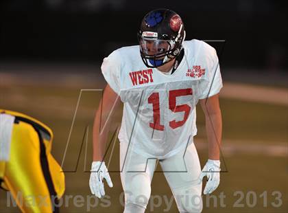 Thumbnail 1 in 605 All-Star Football Game photogallery.