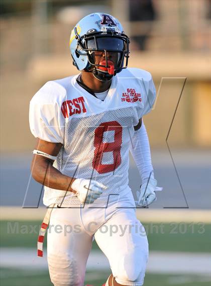 Thumbnail 3 in 605 All-Star Football Game photogallery.