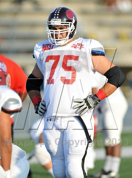Thumbnail 3 in 605 All-Star Football Game photogallery.