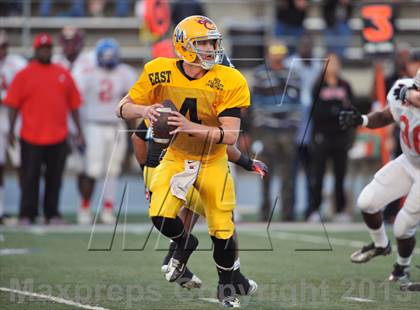 Thumbnail 1 in 605 All-Star Football Game photogallery.