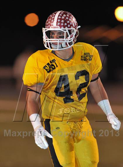 Thumbnail 1 in 605 All-Star Football Game photogallery.