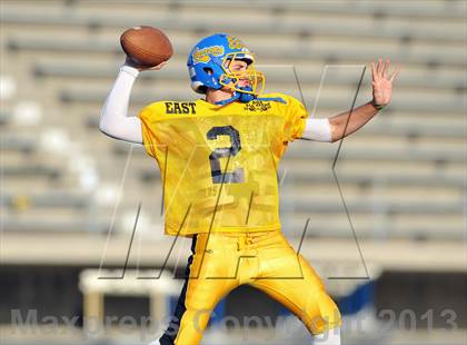 Thumbnail 1 in 605 All-Star Football Game photogallery.