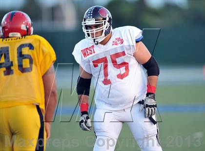 Thumbnail 3 in 605 All-Star Football Game photogallery.