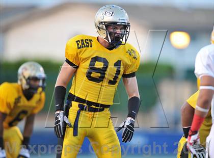 Thumbnail 2 in 605 All-Star Football Game photogallery.