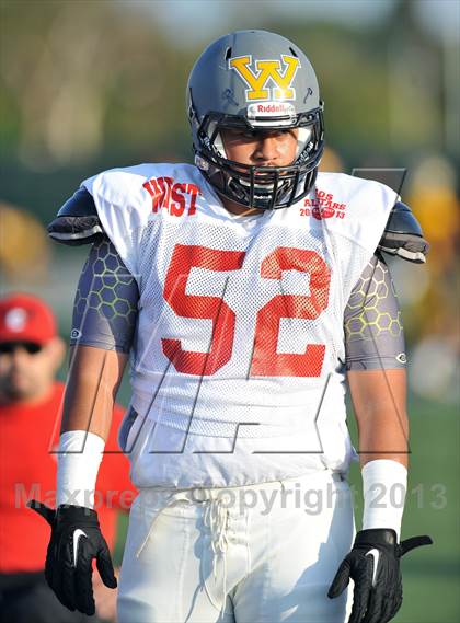 Thumbnail 3 in 605 All-Star Football Game photogallery.