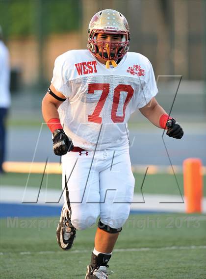 Thumbnail 2 in 605 All-Star Football Game photogallery.
