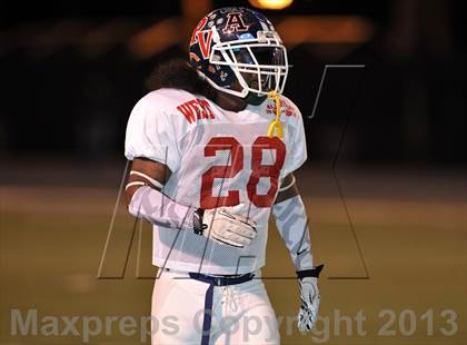 Thumbnail 3 in 605 All-Star Football Game photogallery.