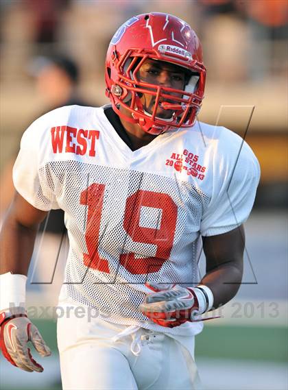 Thumbnail 3 in 605 All-Star Football Game photogallery.