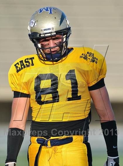 Thumbnail 2 in 605 All-Star Football Game photogallery.