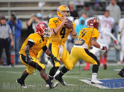 Thumbnail 1 in 605 All-Star Football Game photogallery.