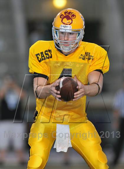 Thumbnail 2 in 605 All-Star Football Game photogallery.
