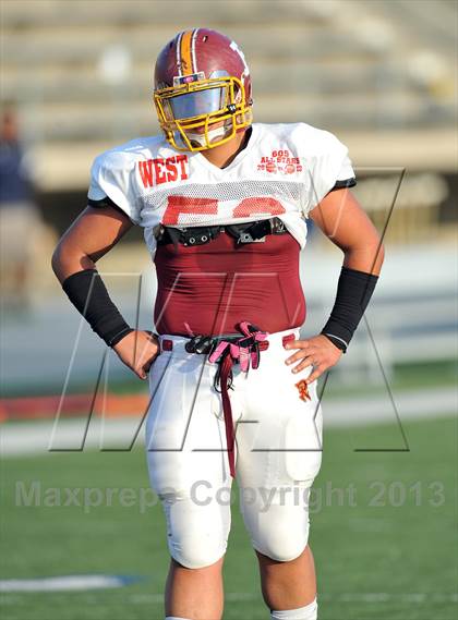 Thumbnail 2 in 605 All-Star Football Game photogallery.