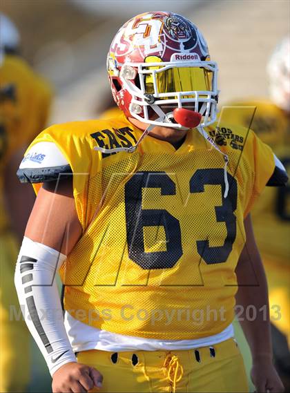 Thumbnail 2 in 605 All-Star Football Game photogallery.