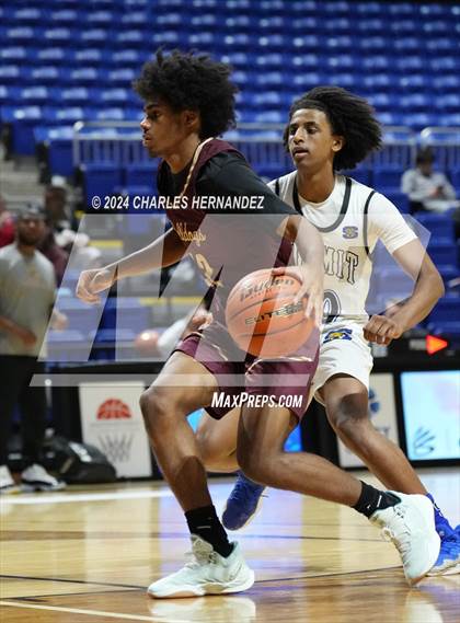 Thumbnail 2 in Summer Creek vs. Mansfield Summit (Cy-Hoops Invitational) photogallery.