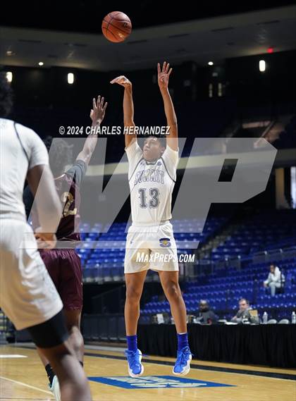 Thumbnail 3 in Summer Creek vs. Mansfield Summit (Cy-Hoops Invitational) photogallery.