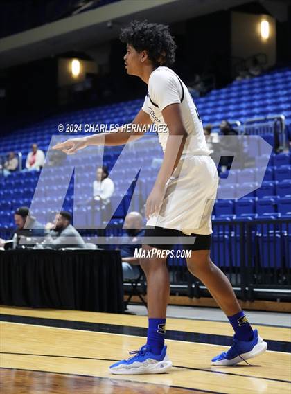 Thumbnail 3 in Summer Creek vs. Mansfield Summit (Cy-Hoops Invitational) photogallery.