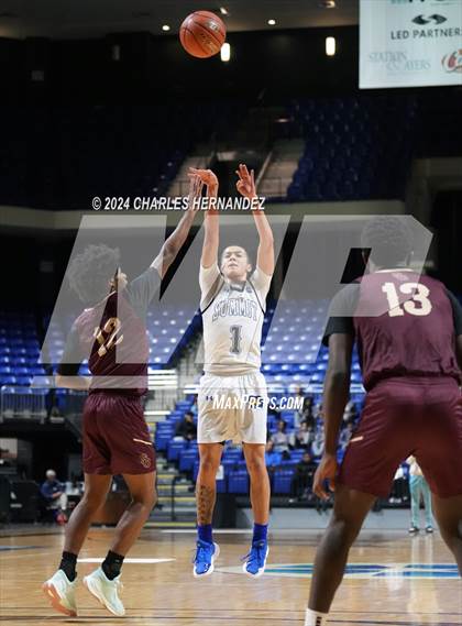 Thumbnail 2 in Summer Creek vs. Mansfield Summit (Cy-Hoops Invitational) photogallery.