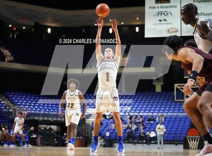 Thumbnail 3 in Summer Creek vs. Mansfield Summit (Cy-Hoops Invitational) photogallery.