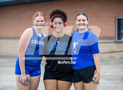 Thumbnail 3 in Dickinson C.L. Hanna Gator Relays photogallery.