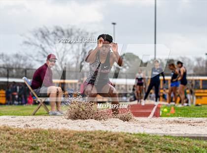 Thumbnail 1 in Dickinson C.L. Hanna Gator Relays photogallery.