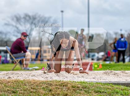 Thumbnail 3 in Dickinson C.L. Hanna Gator Relays photogallery.