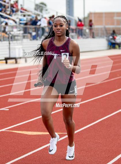 Thumbnail 1 in Dickinson C.L. Hanna Gator Relays photogallery.