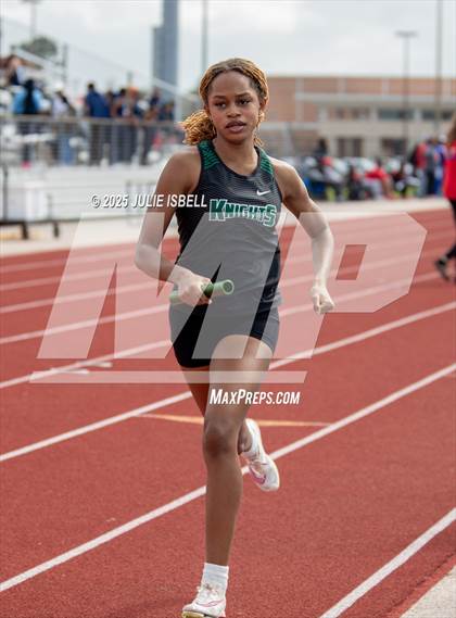 Thumbnail 2 in Dickinson C.L. Hanna Gator Relays photogallery.