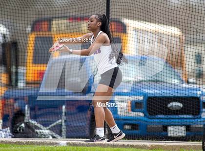 Thumbnail 2 in Dickinson C.L. Hanna Gator Relays photogallery.