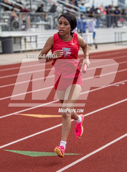 Thumbnail 3 in Dickinson C.L. Hanna Gator Relays photogallery.