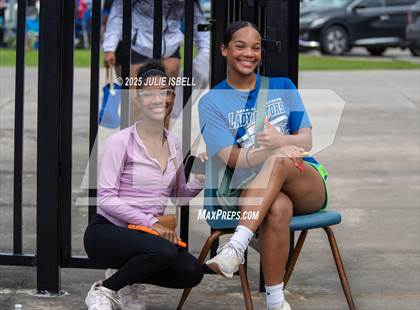 Thumbnail 1 in Dickinson C.L. Hanna Gator Relays photogallery.