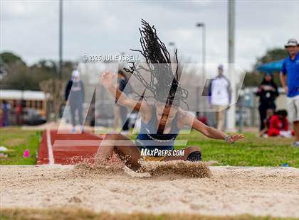 Thumbnail 3 in Dickinson C.L. Hanna Gator Relays photogallery.