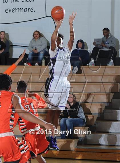 Thumbnail 2 in Central @ Rancho Cucamonga (MaxPreps Holiday Classic) photogallery.