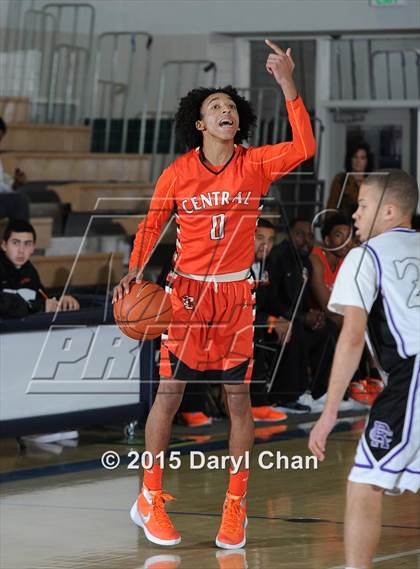 Thumbnail 3 in Central @ Rancho Cucamonga (MaxPreps Holiday Classic) photogallery.